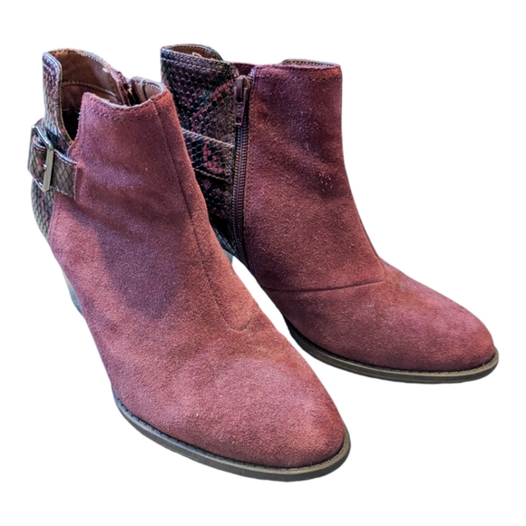 Vionic Naomi Snakeskin Heeled Ankle Bootie in Red Suede Size 7 - Picture 2 of 6